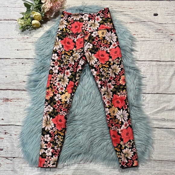 Beyond Yoga Pants - Beyond Yoga Scarlet Gardenia Midi High Rise Floral Leggings